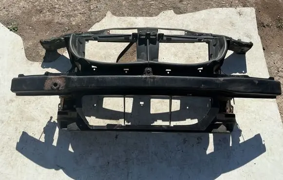 BMW 3 E90 E91 Top upper radiator support slam panel