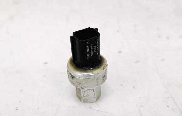 Ford Fusion II Air conditioning (A/C) pressure sensor BT4319D594AA
