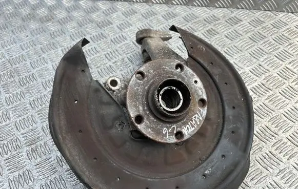 Rear wheel hub spindle/knuckle