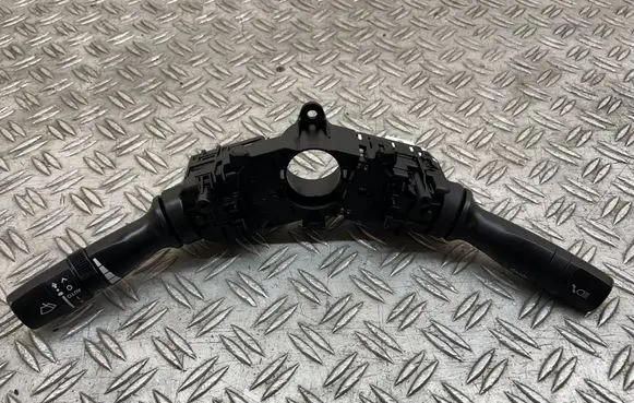 Wiper turn signal indicator stalk/switch