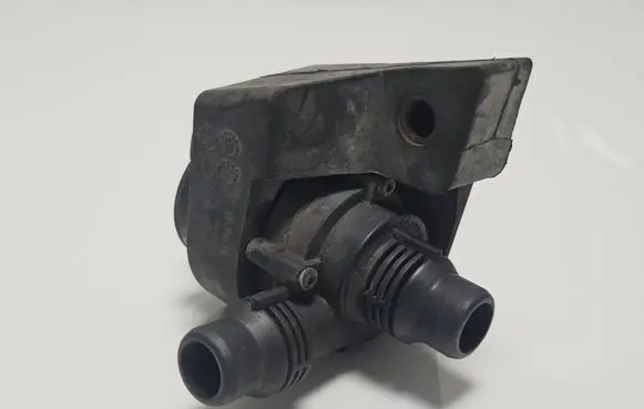 BMW X5 E53 Electric auxiliary coolant/water pump 6907811 03T341