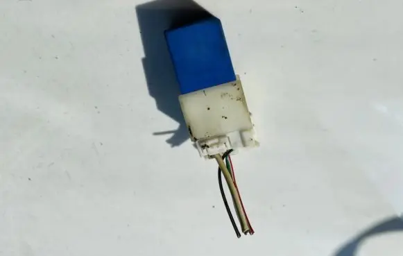 Nissan X-Trail T30 Other relay 2523079915 0401100532