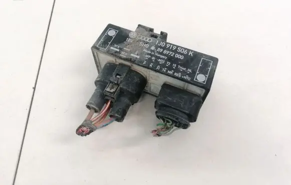 Volkswagen Polo III 6N 6N2 6NF Coolant fan relay 1J0919506K 89872000