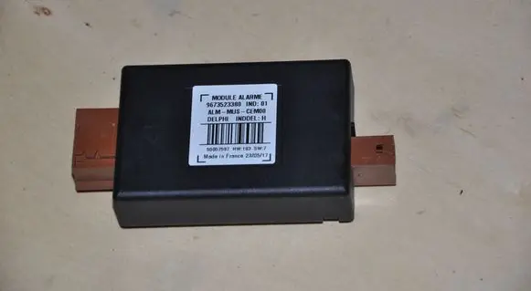 Citroen C4 II Picasso Alarm control unit/module 9673523380