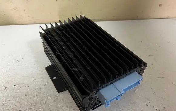 Mercedes-Benz ML W163 Sound amplifier 1638201889