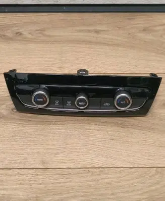 Opel Corsa F Climate control unit 39231052 28742849