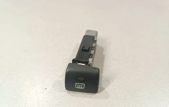 Hyundai Santa Fe Windscreen/window heater switch 9371026500