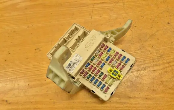 Hyundai Sonata Fuse module 919503K070 AK1385