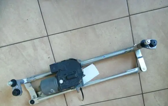 Skoda Octavia Mk2 (1Z) Front wiper linkage and motor 1Z1955023C 1Z1955119A NE19782