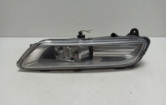 Volkswagen PASSAT B7 Front fog light