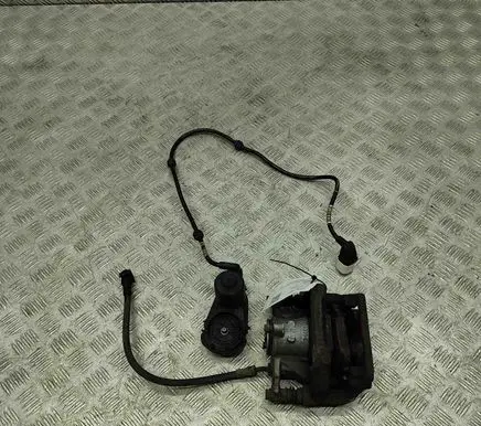 Mercedes-Benz E W213 Rear brake caliper A0004237100