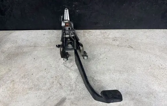 Toyota Auris 150 Brake pedal