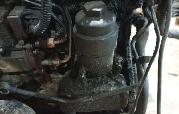 Opel Zafira A Oil filter cover