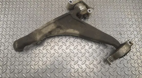 Volvo XC90 Front lower control arm/wishbone
