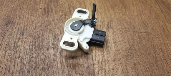 Lexus RX 450H Brake pedal sensor switch 8951020041