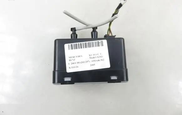 Mercedes-Benz C AMG W203 Central locking vacuum pump 0008002548
