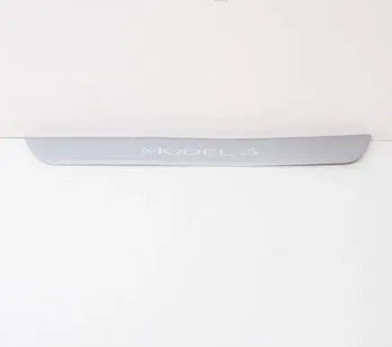 Tesla Model 3 Front sill trim cover 109084400C