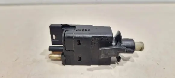 Mercedes-Benz E W210 Brake pedal sensor switch 0015450109