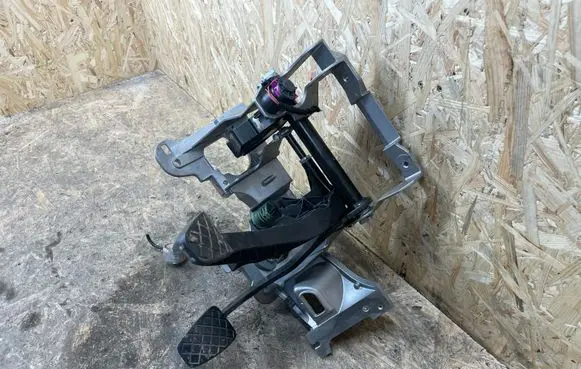 Audi A5 8T 8F Pedal assembly 8K2721117
