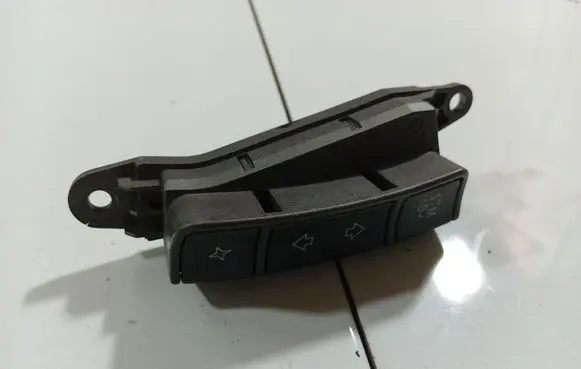 BMW 7 E65 E66 Steering wheel buttons/switches 037467