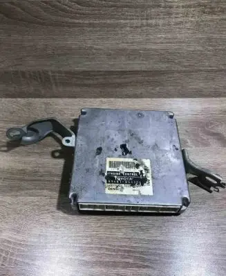 Toyota Avensis T220 Engine control unit/module ECU 8966105410