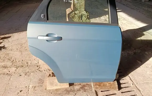 Ford Focus Rear door