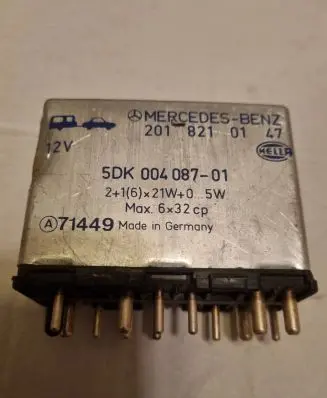 Mercedes-Benz E W124 Other relay 2018210147