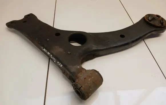 Toyota Corolla Verso AR10 Front control arm
