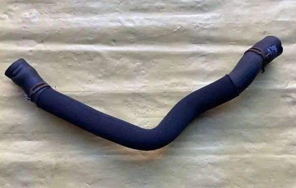 Mercedes-Benz A W169 Engine coolant pipe/hose A1695011382