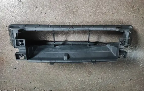 Opel Vivaro Intercooler air channel guide 214772888R 93866584