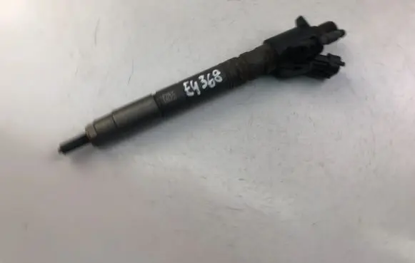 Volvo V60 Fuel injector 31272690