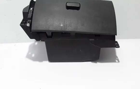 Opel Vivaro Glove box 681084386R