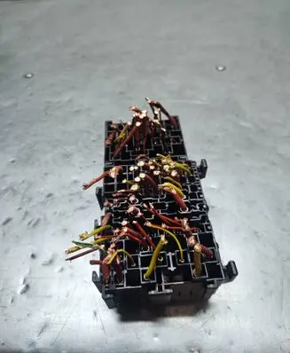 Renault Captur Fuse module 18017641