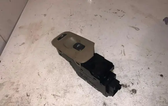 Volvo XC90 Electric window control switch 30737519 C406