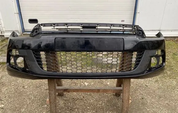 Volkswagen Golf V Front bumper 1K8807221L