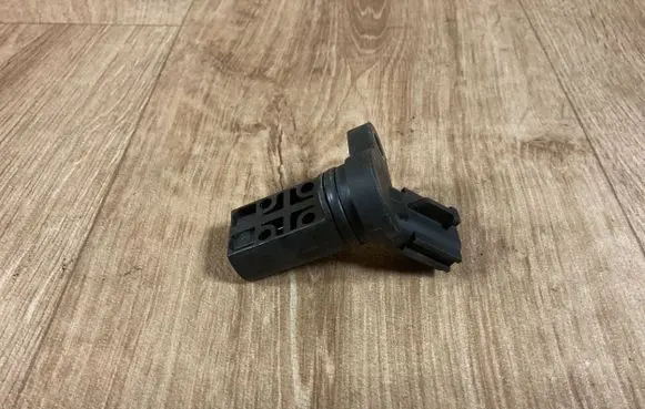 Nissan Micra Camshaft position sensor SG1B000