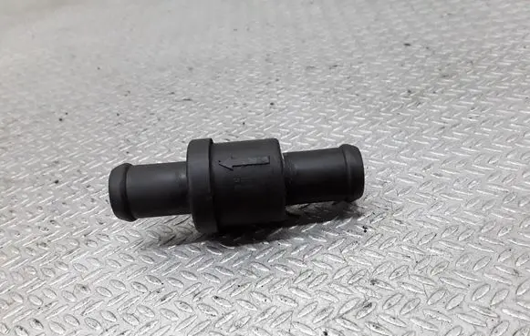 Volkswagen Touran I Engine coolant pipe/hose