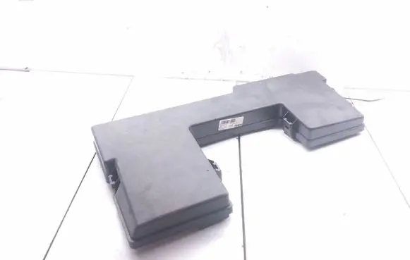 Jaguar XF X250 Fuse box cover 8X2T14A075AB 7154945230