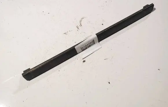 Honda FR-V Front door glass trim molding 