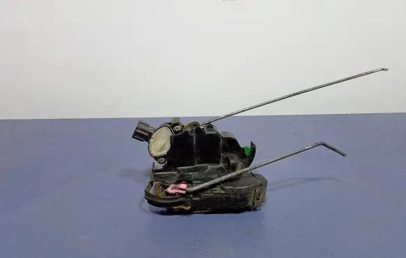 Subaru Legacy Front door lock