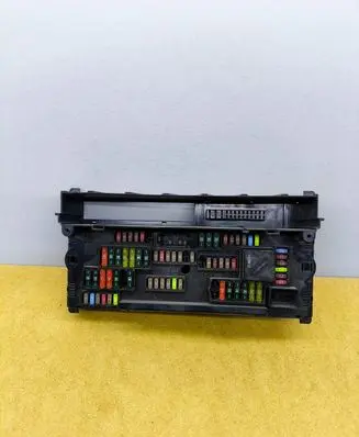 BMW 5 F10 F11 Fuse module 9252815 317033442 02963709
