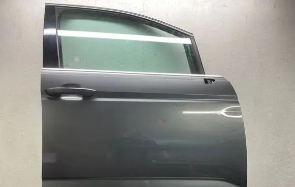 Volkswagen Touran III Front door 5TA331312G