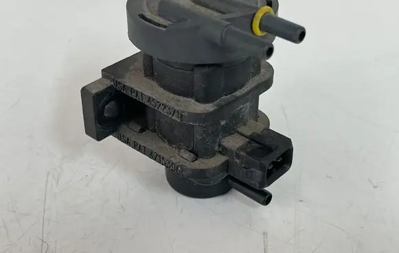 Opel Sintra Turbo solenoid valve 4522371