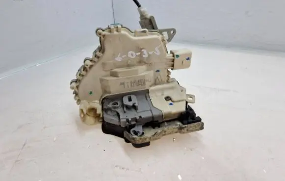 Audi A5 Sportback 8TA Front door lock 8J2837016C
