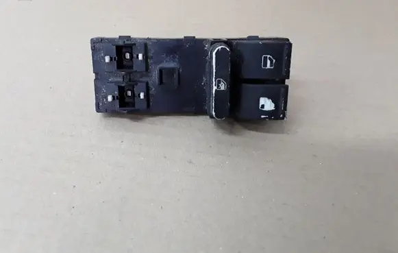 Volkswagen Golf V Electric window control switch 1K4959857