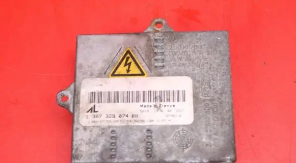 BMW X3 E83 Voltage converter/converter module 1307329074
