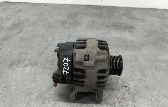 Renault Twingo I Generator/alternator 8200654541A