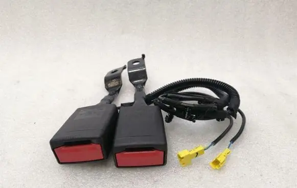 Mercedes-Benz GLE (W166 - C292) Rear seatbelt buckle A1668600969