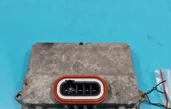Audi A6 S6 C6 4F Headlight ballast module Xenon 5DV008290-00 IMPRK1387371