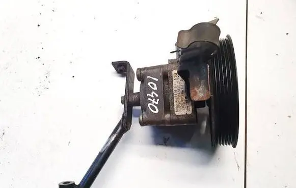 Volvo S60 Power steering pump 8683376 7613955139